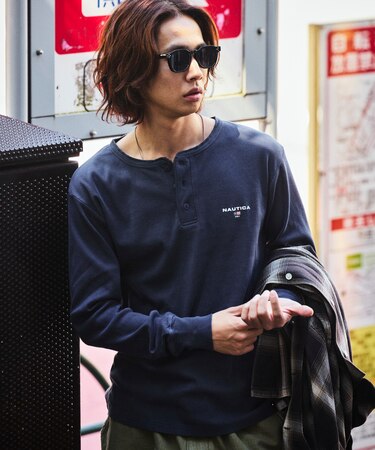 Essentials タイトフィット L/S ヘンリーネック ピグメントTシャツ