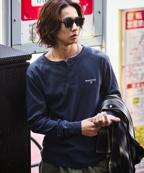 Essentials タイトフィット L/S ヘンリーネック ピグメントTシャツ