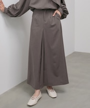 フロントタックIラインスカート