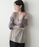 グレー