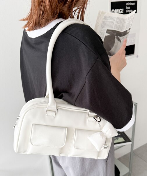 チャーム付きボストンバッグ