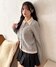 グレー