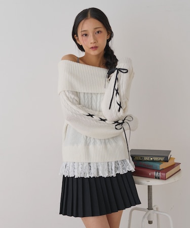 オフショルケーブルニット