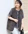 グレー