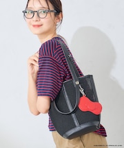 HELLO KITTY リボンポーチチャーム付きメッシュバッグ