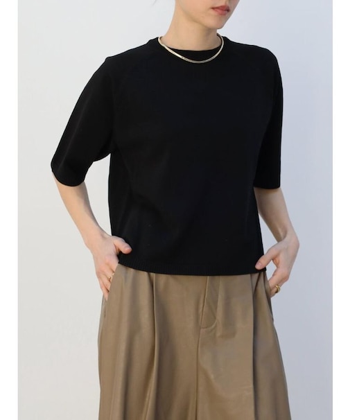 バックジップハーフスリーブニット