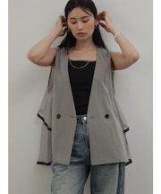 バックフリルシアードッキングジレ