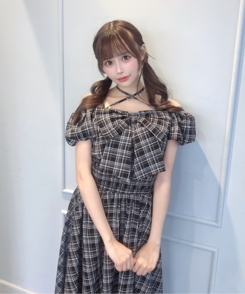 リボンオフショルワンピース