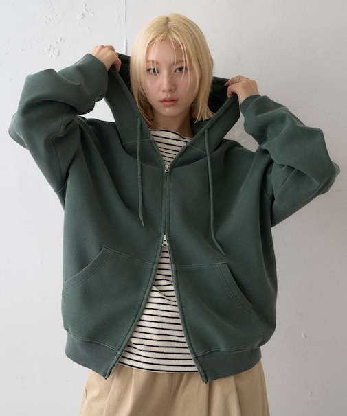 【UNISEX】製品染めダンボールジップパーカー/WEB限定カラーあり