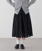 刺繍レースミドルスカート