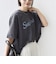 【WEB限定】バック タック ショート スリーブ ロゴ プリント TEE