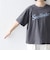 【WEB限定】バック タック ショート スリーブ ロゴ プリント TEE