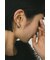フラップフープピアス