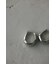 フラップフープピアス