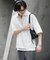 『ユニセックス』ダンボールポンチハーフジップショートスリーブTシャツ