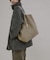 レザーVカットチャームトート