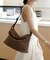 シャロウ フラップ ショルダーバッグ shallow flap shoulder bag