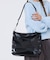 MEDIUM ZIP SHOULDER ブラックシャイン