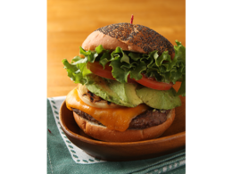 おすすめメニュー アボカドチーズバーガー