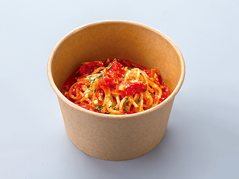 セミドライトマトとモッツァレラのトマトソースパスタ
