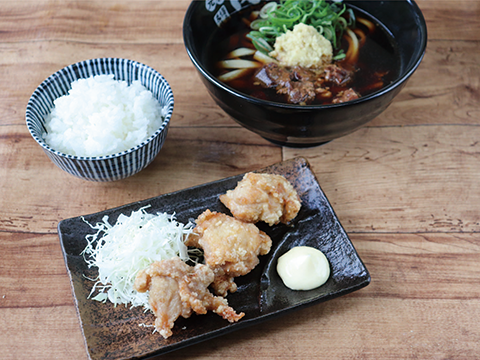 博多名物　元祖 肉肉うどん