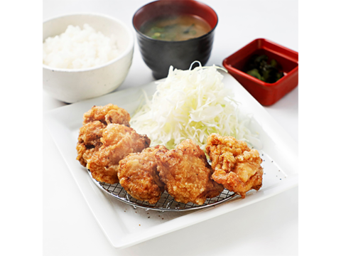 炸雞、套餐、蓋飯是鰤魚雞肉。