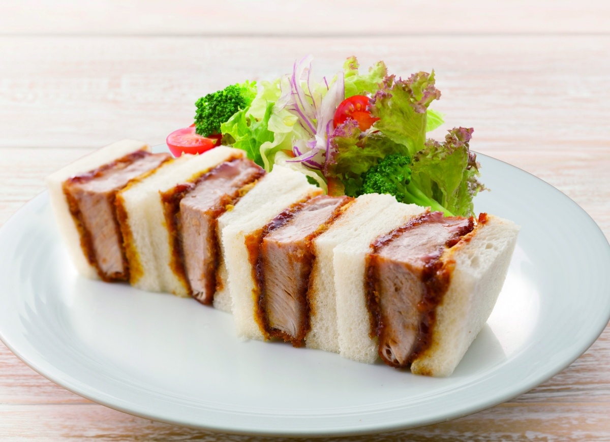 두껍게 잘라 치킨 샌드